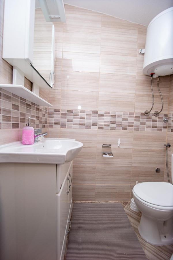 Lana Apartman *
